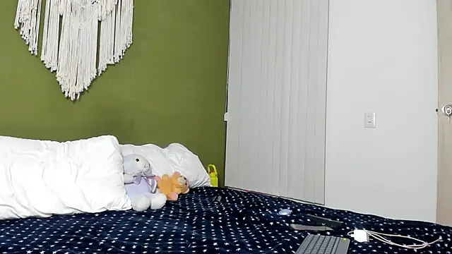 karlye 5 online show from April 19, 1:49 am