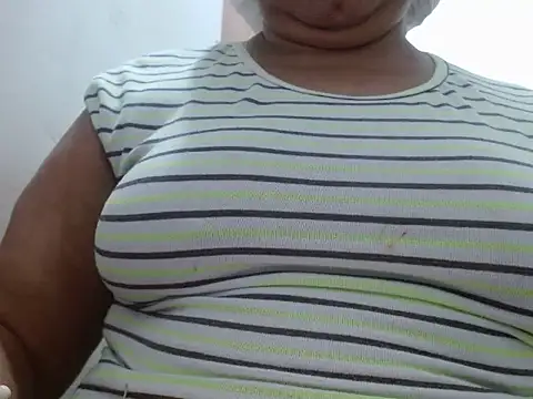 Snapshot of megganplayx chatting on October 4, 9:57 pm megganplayx online show from October 4, 9:57 pm