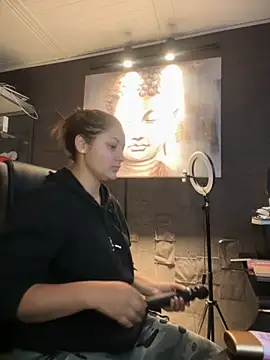 Emiily W online show from October 27, 9:35 am