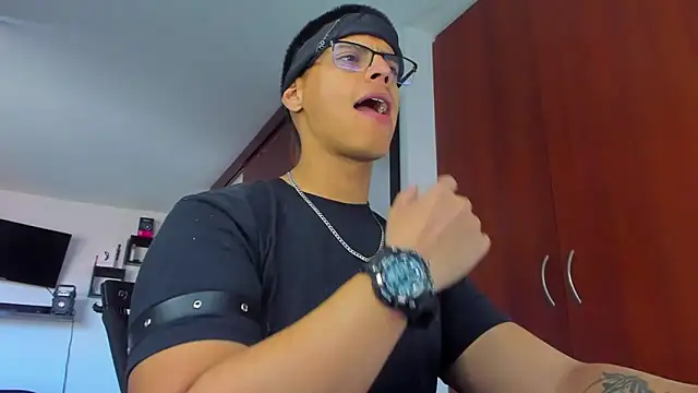  John Boy  online show from February 4, 9:20 pm