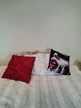 Snapshot of AureliaDoux chatting on March 3, 3:42 pm AureliaDoux online show from March 3, 3:42 pm