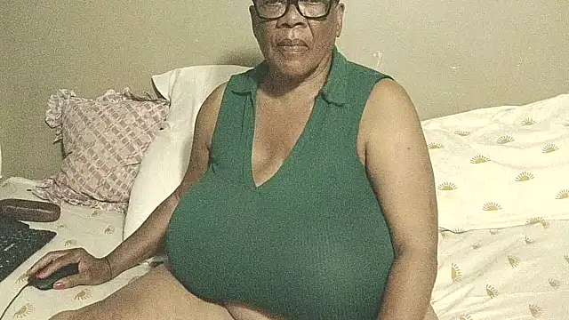 DairyQueen2 online show from March 29, 6:41 pm