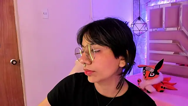 Nami usagi online show from January 8, 4:00 pm