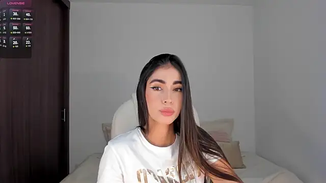 RebeccaBaxter online show from January 28, 12:05 am