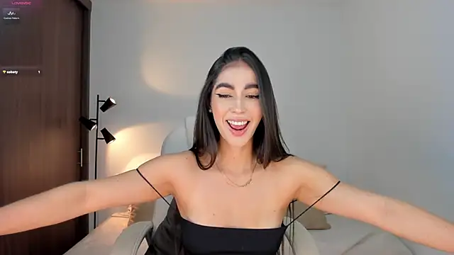 RebeccaBaxter online show from October 5, 10:40 pm