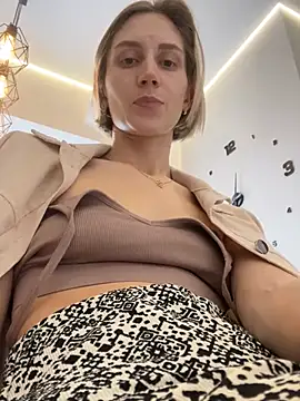 Snapshot of Feral_berry_8133 chatting on January 14, 9:45 am Feral berry 8133 online show from January 14, 9:45 am