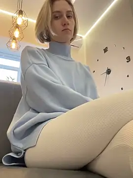 Snapshot of Feral_berry_8133 chatting on January 17, 6:36 am Feral berry 8133 online show from January 17, 6:36 am