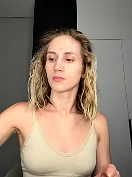 Snapshot of Feral_berry_8133 chatting on September 9, 8:19 pm Feral berry 8133 online show from September 9, 8:19 pm