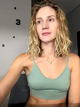 Snapshot of Feral_berry_8133 chatting on September 19, 7:47 pm Feral berry 8133 online show from September 19, 7:47 pm