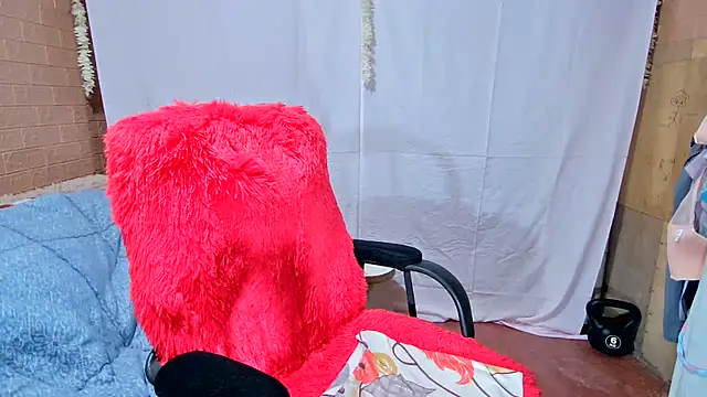 Snapshot of M_e_c_e_l chatting on February 20, 3:45 am M e c e l online show from February 20, 3:45 am