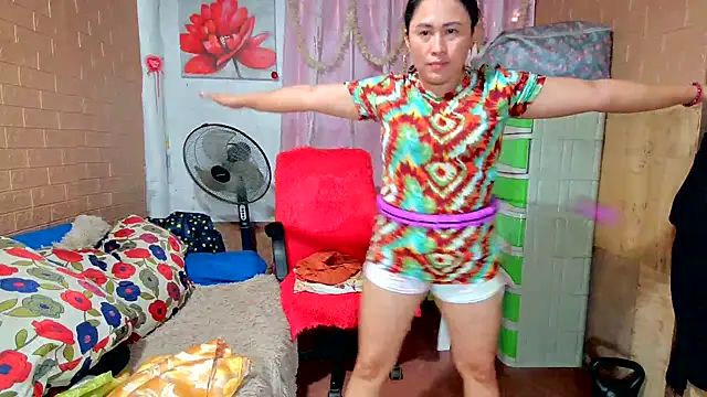 Snapshot of M_e_c_e_l chatting on February 26, 8:26 am M e c e l online show from February 26, 8:26 am