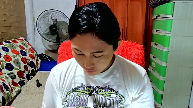 Snapshot of M_e_c_e_l chatting on September 10, 9:15 pm M e c e l online show from September 10, 9:15 pm