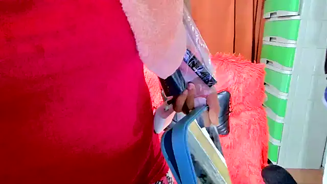 Snapshot of M_e_c_e_l chatting on September 17, 7:37 pm M e c e l online show from September 17, 7:37 pm