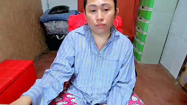 Snapshot of M_e_c_e_l chatting on December 1, 11:37 am M e c e l online show from December 1, 11:37 am