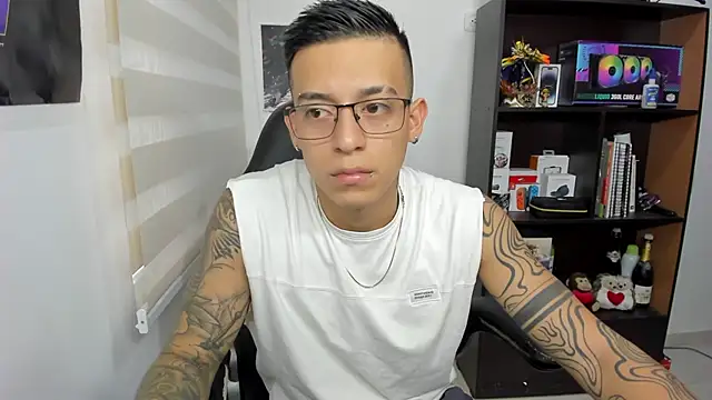 SIXXTOLOVE18 online show from March 4, 5:34 pm