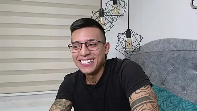 SIXXTOLOVE18 online show from March 8, 6:17 am