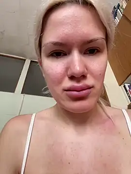 Snapshot of Keylili chatting on March 5, 9:38 am Keylili online show from March 5, 9:38 am