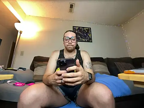 Snapshot of lucasgalacticman chatting on July 27, 8:27 pm lucasgalacticman online show from July 27, 8:27 pm