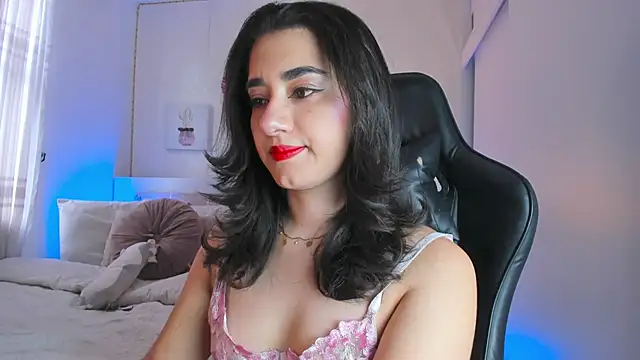 annadu011 online show from February 11, 3:18 pm