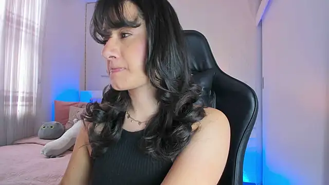 annadu011 online show from March 6, 1:57 pm