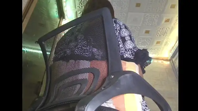 Snapshot of NoMercyPervertMOM chatting on March 19, 11:06 am NoMercyPervertMOM online show from March 19, 11:06 am