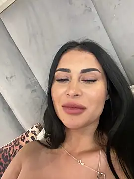 EmyLaveau online show from February 12, 9:10 am