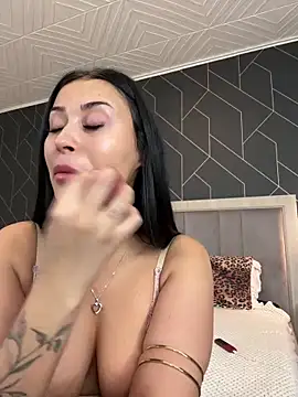 EmyLaveau online show from February 20, 5:33 am