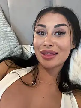 EmyLaveau online show from February 24, 5:33 am