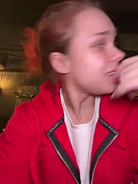 Snapshot of PennyPrincess chatting on December 6, 9:35 pm PennyPrincess online show from December 6, 9:35 pm