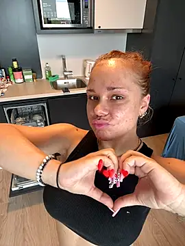 Snapshot of PennyPrincess chatting on October 15, 9:09 am PennyPrincess online show from October 15, 9:09 am