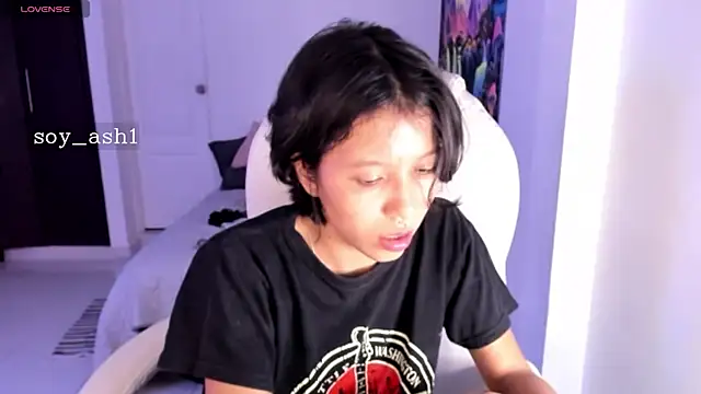 Snapshot of Ashlleycam_ chatting on December 5, 1:25 am Ashlleycam  online show from December 5, 1:25 am