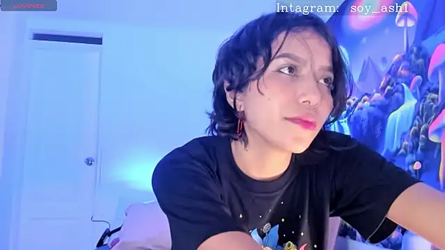 Snapshot of Ashlleycam_ chatting on January 7, 2:31 am Ashlleycam  online show from January 7, 2:31 am