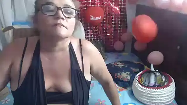 Snapshot of selenax2023 chatting on February 16, 12:41 am selenax2023 online show from February 16, 12:41 am