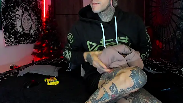 Snapshot of josh__ackerman chatting on January 6, 11:07 pm josh ackerman online show from January 6, 11:07 pm