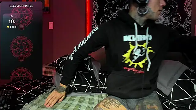 Snapshot of josh__ackerman chatting on April 10, 3:45 am josh ackerman online show from April 10, 3:45 am