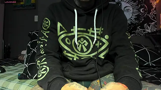 Snapshot of josh__ackerman chatting on April 15, 7:37 am josh ackerman online show from April 15, 7:37 am