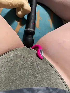 katcclovea online show from April 3, 5:22 pm