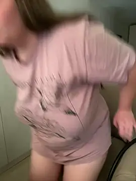 remirann  online show from March 12, 1:51 pm