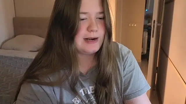 remirann  online show from October 20, 3:01 pm