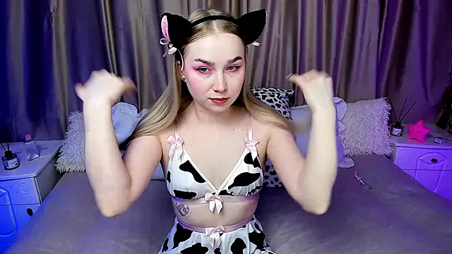 LilyStarlight online show from November 14, 5:17 am