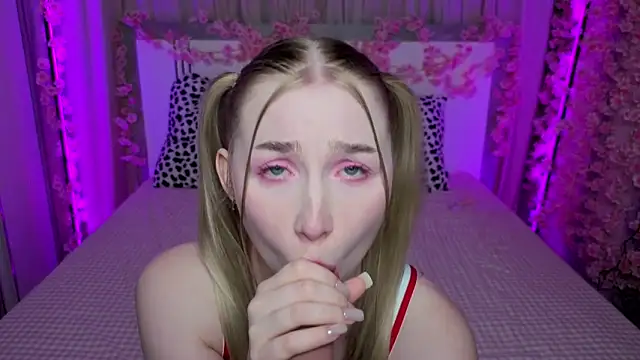 Snapshot of LilyStarlight chatting on June 2, 3:41 am LilyStarlight online show from June 2, 3:41 am