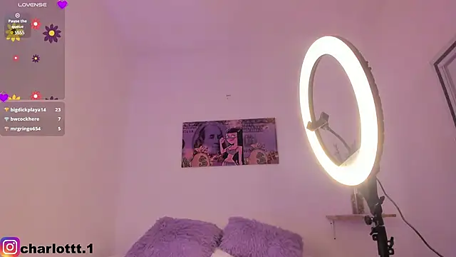 Snapshot of charlotte_250 chatting on March 17, 2:08 am charlotte 250 online show from March 17, 2:08 am