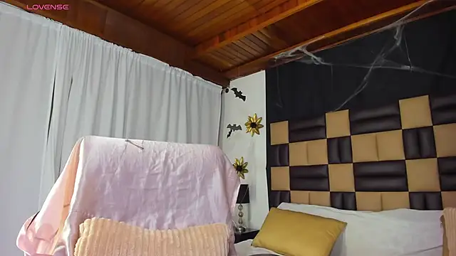 Snapshot of BarbieKano chatting on November 6, 12:00 am BarbieKano online show from November 6, 12:00 am