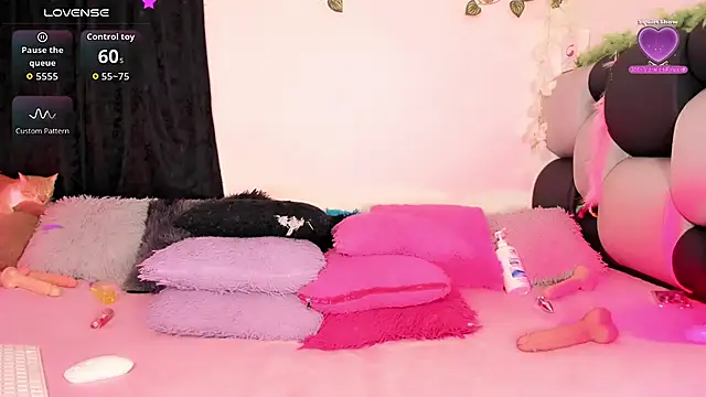 sabrinamossii online show from April 22, 12:02 am