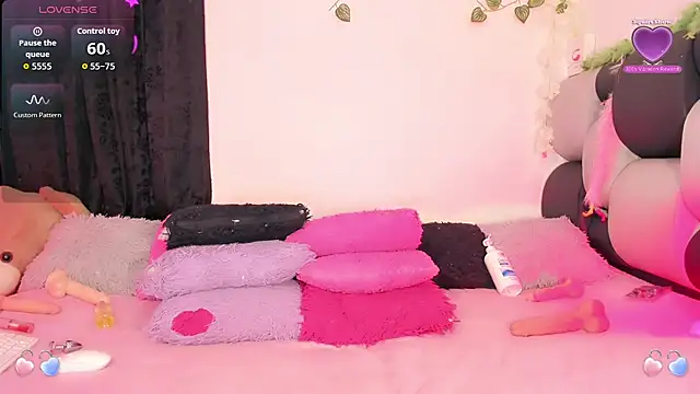 sabrinamossii online show from April 24, 4:59 am