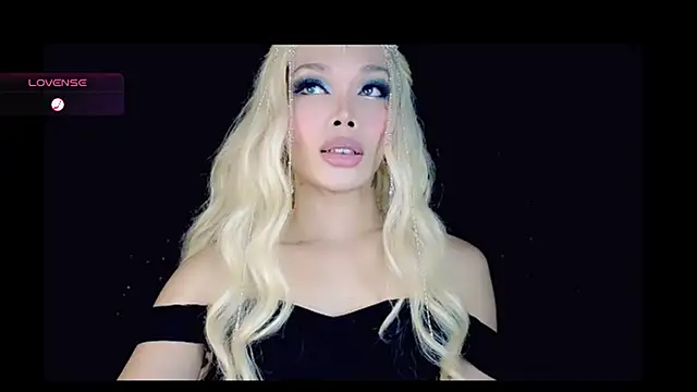 Snapshot of sugar_bbyxx chatting on July 23, 10:46 am sugar bbyxx online show from July 23, 10:46 am