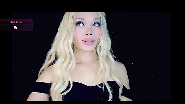 Snapshot of sugar_bbyxx chatting on July 25, 2:25 pm sugar bbyxx online show from July 25, 2:25 pm
