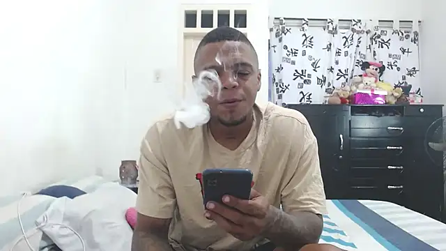 Snapshot of hot_and_naughty_latin chatting on February 14, 11:21 am hot and naughty latin online show from February 14, 11:21 am