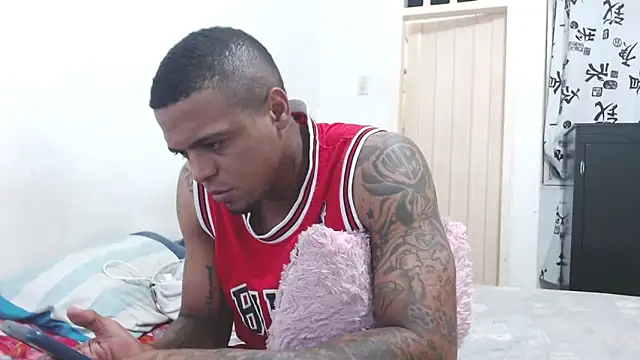 Snapshot of hot_and_naughty_latin chatting on February 21, 10:28 am hot and naughty latin online show from February 21, 10:28 am