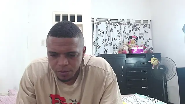 Snapshot of hot_and_naughty_latin chatting on March 6, 10:41 am hot and naughty latin online show from March 6, 10:41 am